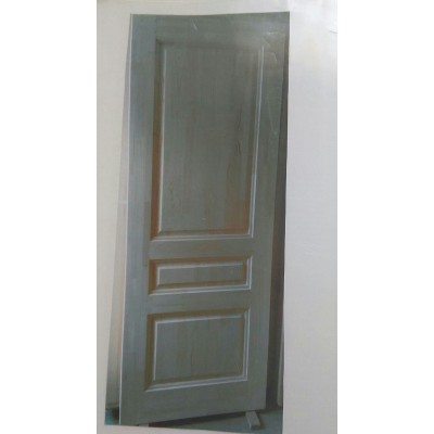 Дверь деревянная из массива сосны трехфилёнчатая 